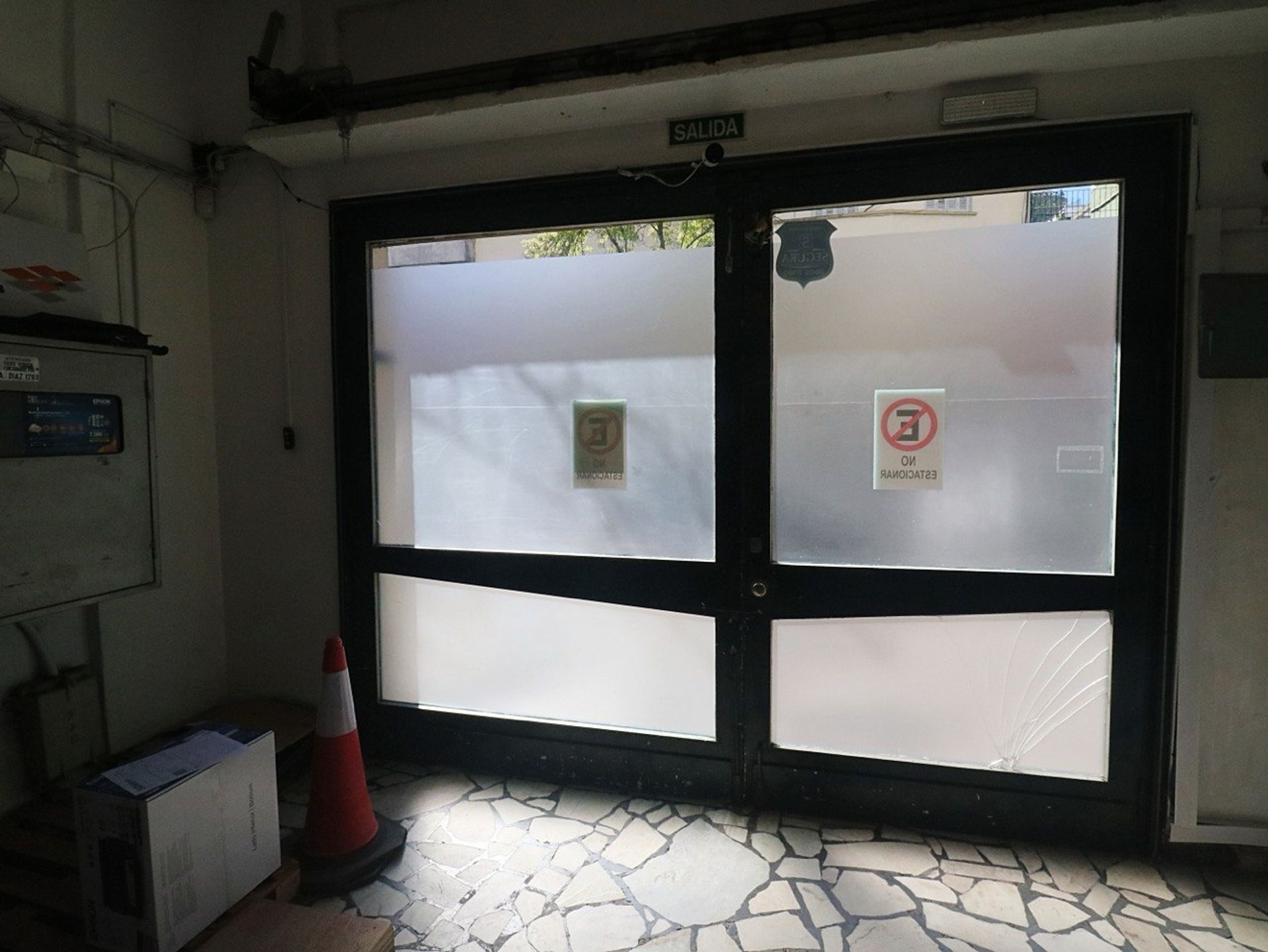 ALQUILER LOCAL/OFICINAS Y GRAN DEPÓSITO, CORDÓN · Foto 3