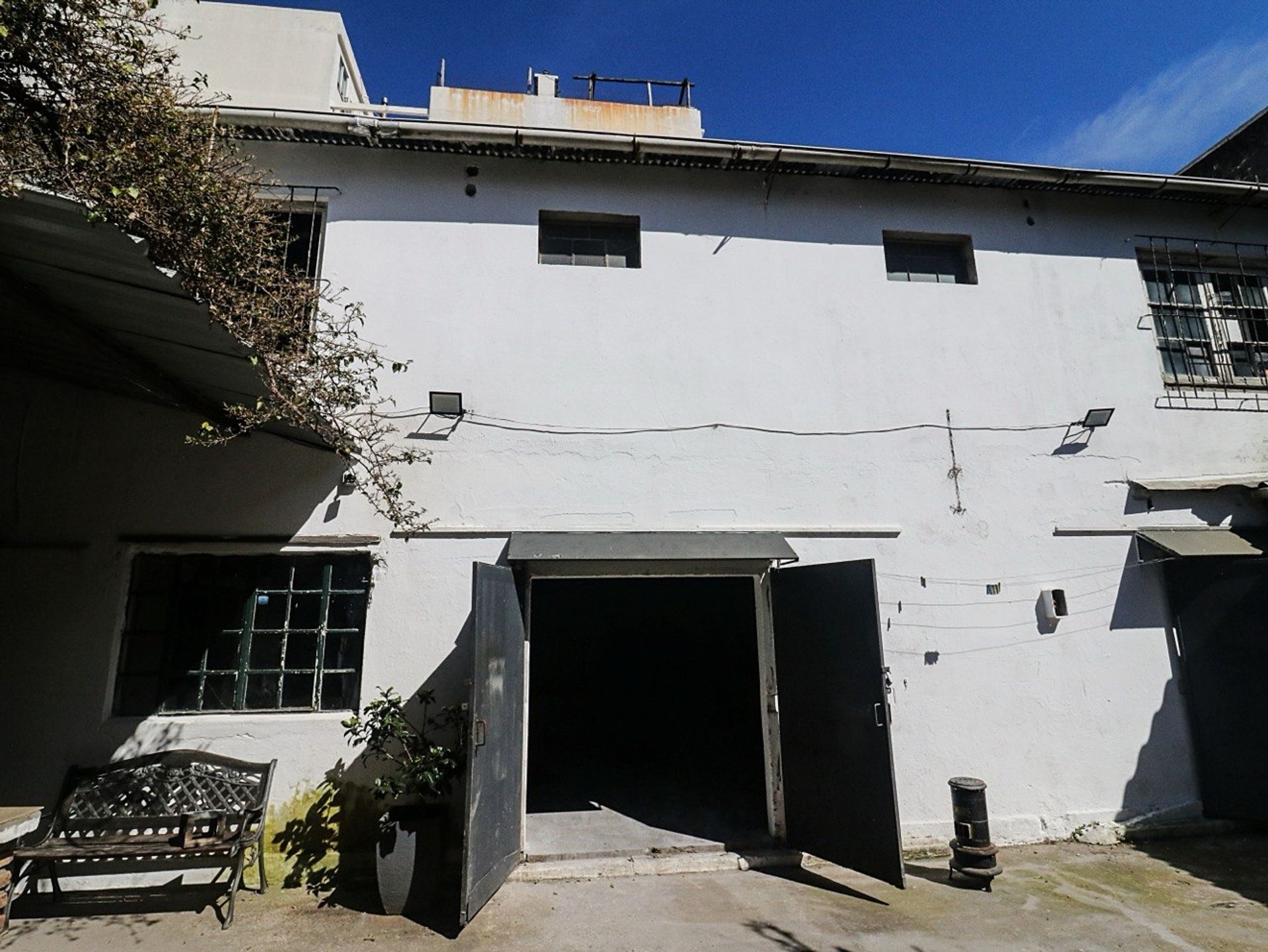 ALQUILER LOCAL/OFICINAS Y GRAN DEPÓSITO, CORDÓN · Foto 9