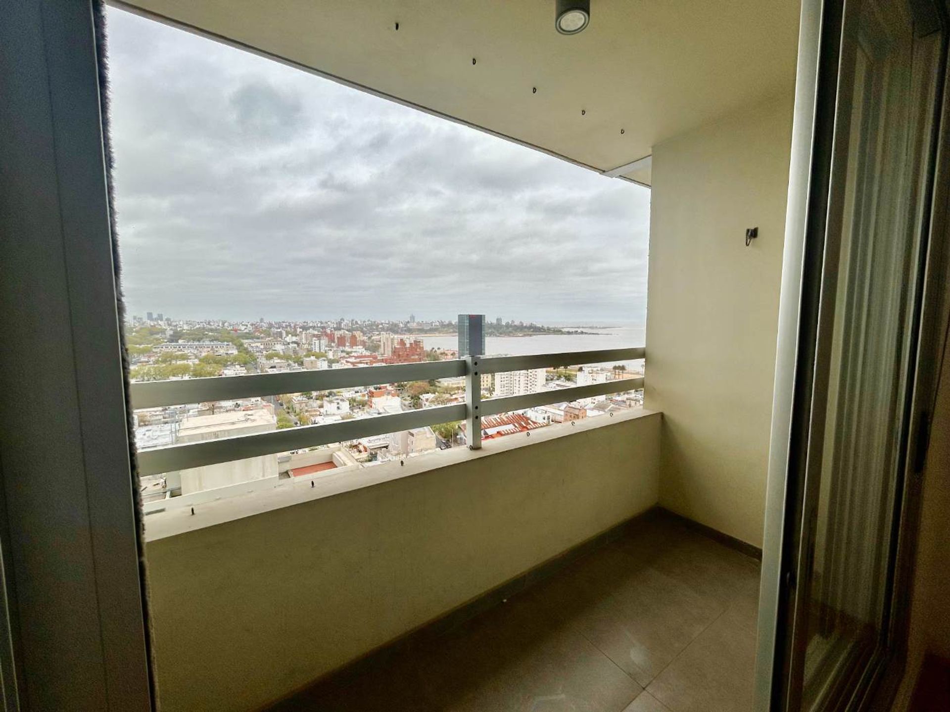 Alquiler Apartamento 1 dormitorio, balcón Palermo · Foto 11