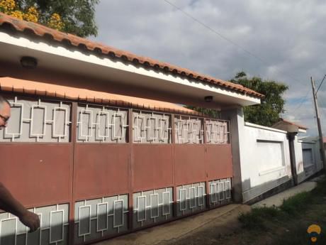 Vendo Casa De Dos Plantas Sobre 740 Metros