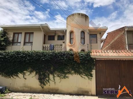 Casa De 2 Plantas Con Departamento Auxiliar Inmediaciones Av. Simon Lopez Y Beijing En Venta