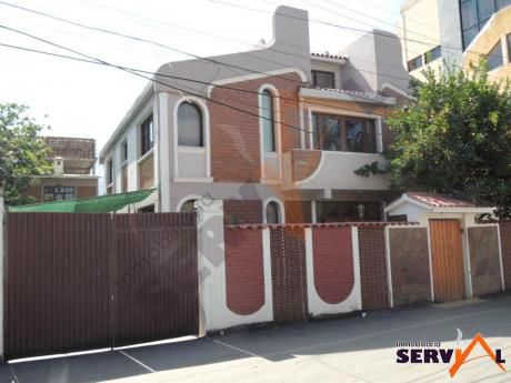 Casa En Venta Zona Norte Inmediaciones Av. Gabriel Rene Moreno Parque Lincoln