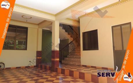 Casa En Anticrético, Inmediaciones Av. Beiging Y Av.circunvalación, Con Tienda