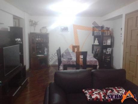 Departamento En Anticrético, Inmediaciones Av. Ayacucho Próximo A La Calle México