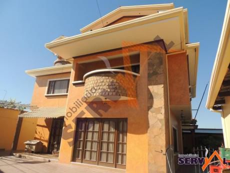 Casa De 2 Plantas En Anticretico, Sobre Avenida, Inmediaciones Segip Km 6 Blanco Galindo