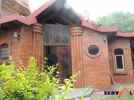 Casa En Venta En Esquina Con Tienda Inmediaciones Hospital Tiquipaya