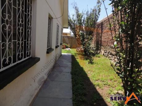 Casa Independiente En Alquiler Av. Circunvalación Inmediaciones Colegio Bojanowski