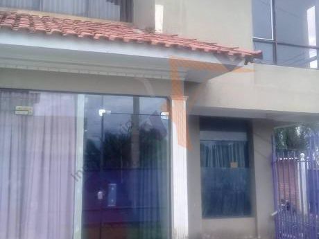 Casa Semi-independiente En Anticretico Inmediaciones De La Av. Simon Lopez Y Av. Melchor Perez