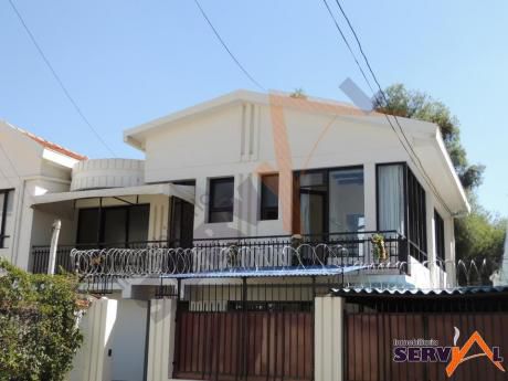 Casa Semi-independiente En Alquiler Zona Céntrica Inmediaciones Torre Sofer