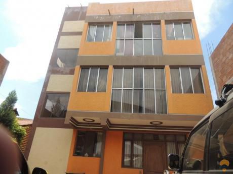 Vendo Casa Sobre La Av. Dorbigni, Con 4 Departamentos Completos Y 3 Tiendas