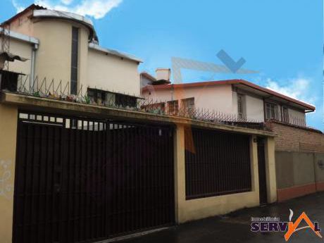 Vendo Casa De Dos Plantas A Media Cuadra De La Av. Perú Y Av. Dorbigni