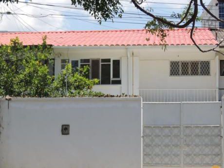 Casa En Venta Inmediaciones Del Sombrero De Chola