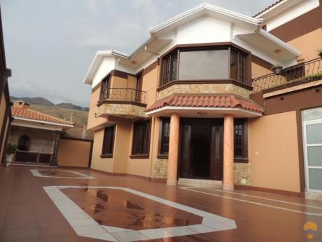 Hermoso Chalet De Tres Planta En Venta Zona Pacata Baja