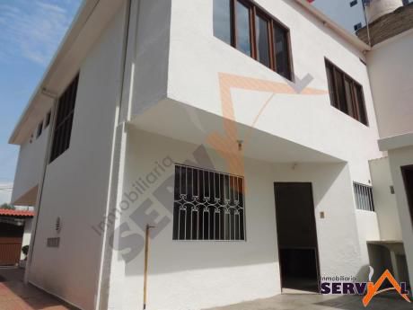 Casa De Dos Plantas En Venta Inmediaciones Col. Instituto Americano
