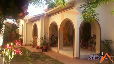 Vendo Casa Sobre 660 Mts De Superficie, A 2 Cuadras De La Av.corcunvalación