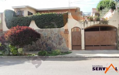 Casa En Venta En La Zona De Pacata Alta Con Un Departamento Auxiliar