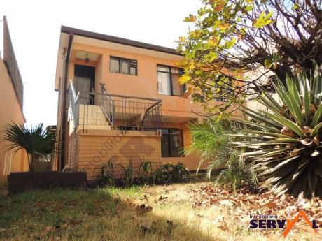 Casa De 2 Plantas Sobre 550 M2 A Pasos De La Av. Ramon Rivero