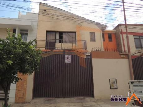 Casa De 2 Plantas En Venta En Inmediaciones De Elfec
