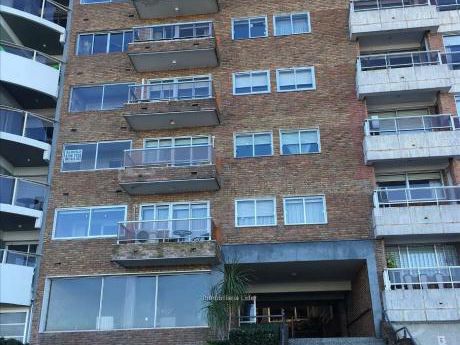 Apartamento 3 Dormitorios Sobre Rambla Con Renta