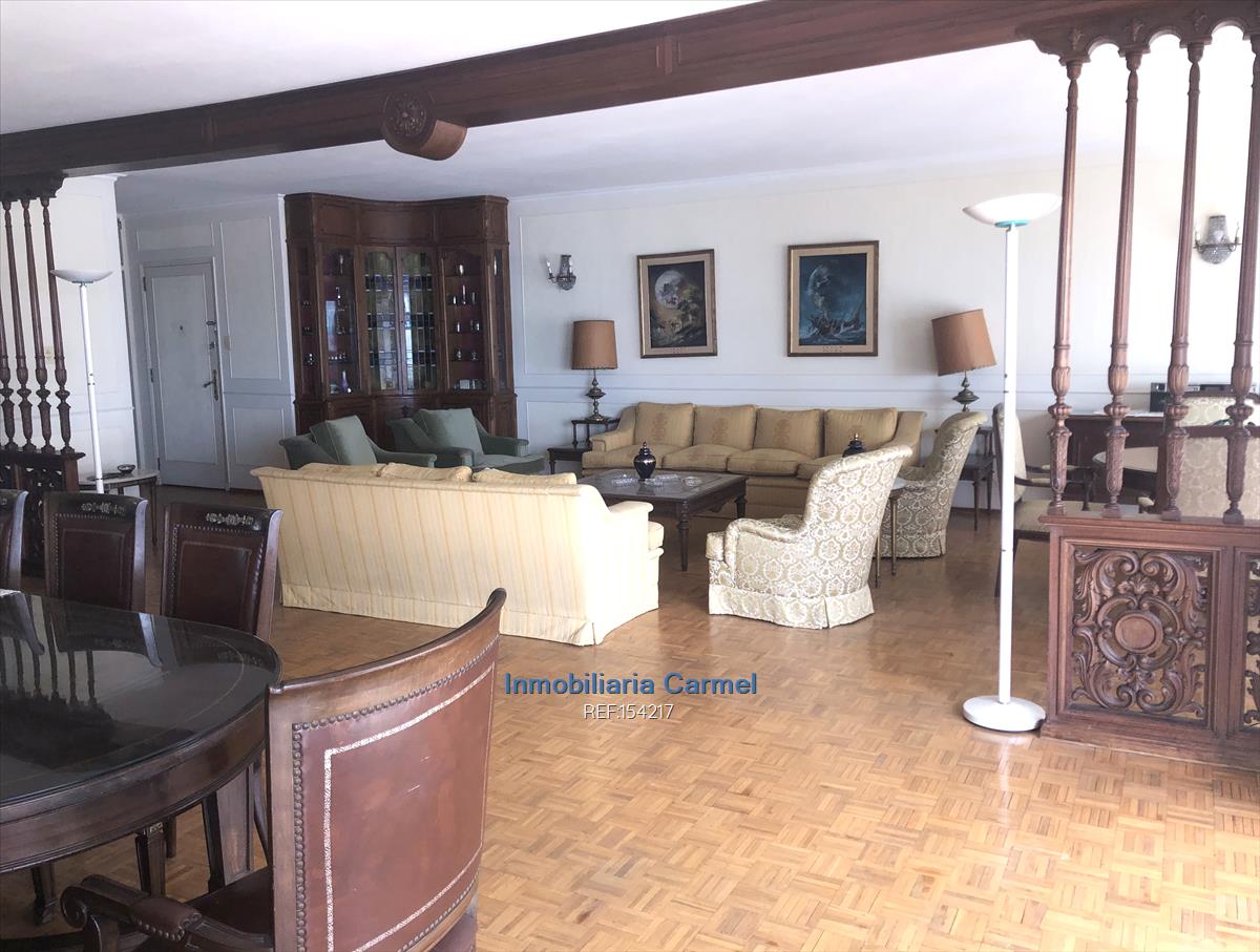 Apartamento en Pocitos, 4 dormitorios, servicio, gge.