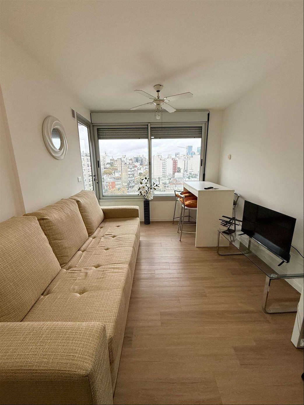 Apartamento amueblado 1 dormitorio y gge.
