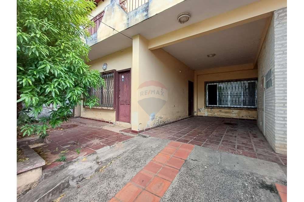 EN VENTA CASA A REFACCIONAR EN BARRIO JARA — foto 2