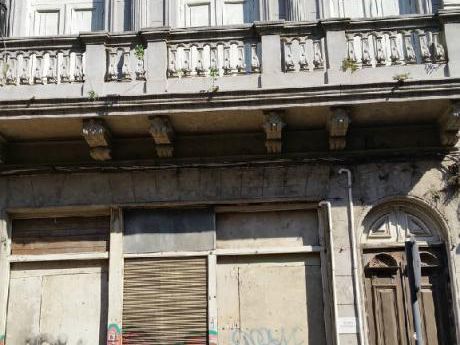 Casa En Buen Punto De La Peatonal P. Castellano. Casa Con Local En Alquiler. - 140 M2., 240 M2 Cub.