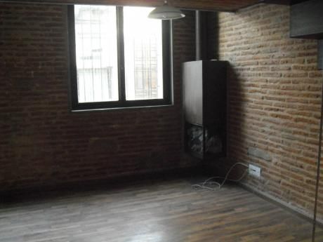 Hermoso Duplex De Estilo En La Ciudad Vieja. Departamento En Alquiler. 3 Amb. , 1 Dorm., 1 Baños - 48 M2., 48 M2 Cub.