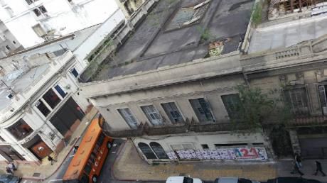 Edificio Esquina Exepcional. Edificio En Venta. - 1100 M2., 508 M2 Cub.