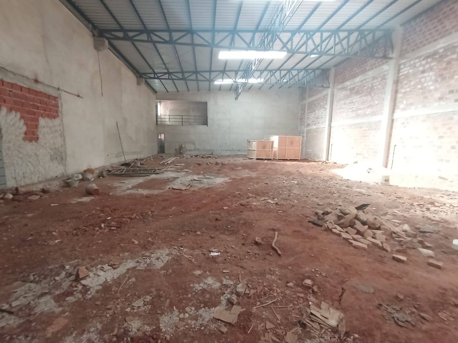 ALQUILO AMPLIO DEPOSITO EN LAMBARE 1.724 M2 CUBIERTOS — foto 3