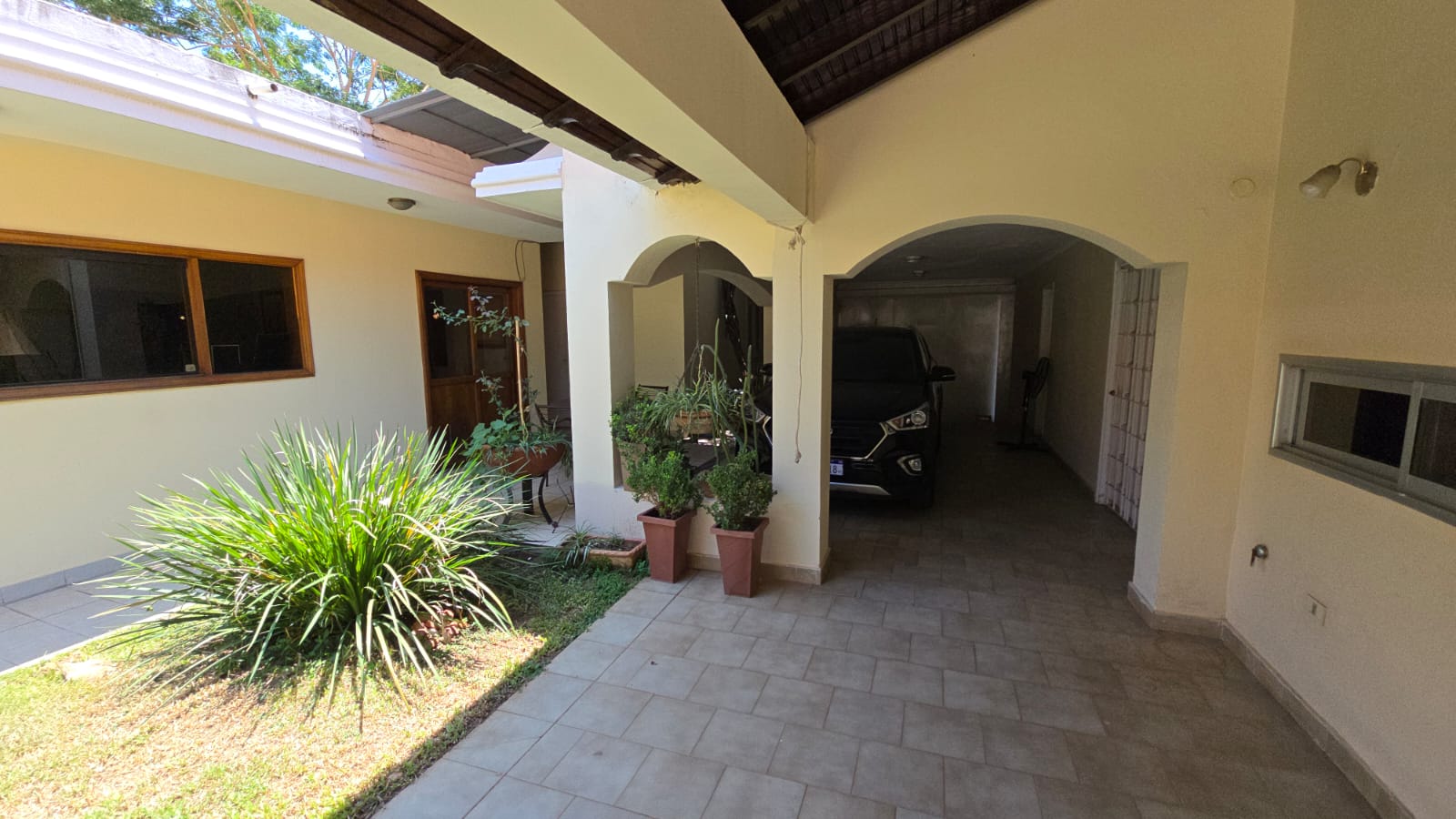 Propiedad Ideal Para Oficinas De 1185 M2 En Esquina! Zonificación Ar1a — foto 3