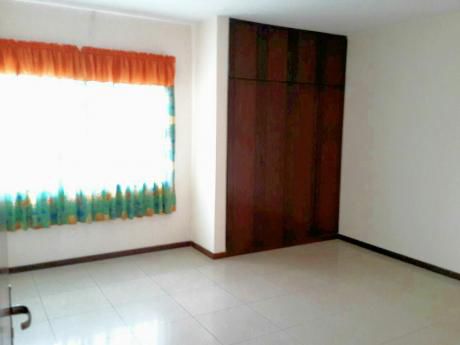 Hermosa Casa En Venta En Urb. California