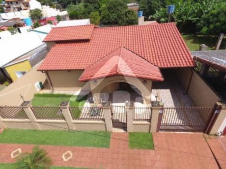 Hermosa Casa En Venta En El Barrio San José