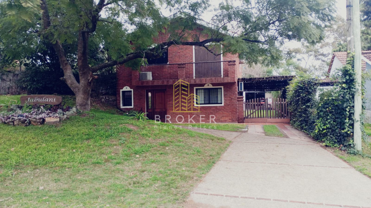 Venta casa 3 dormitorios Punta del Este Jardines de Córdoba