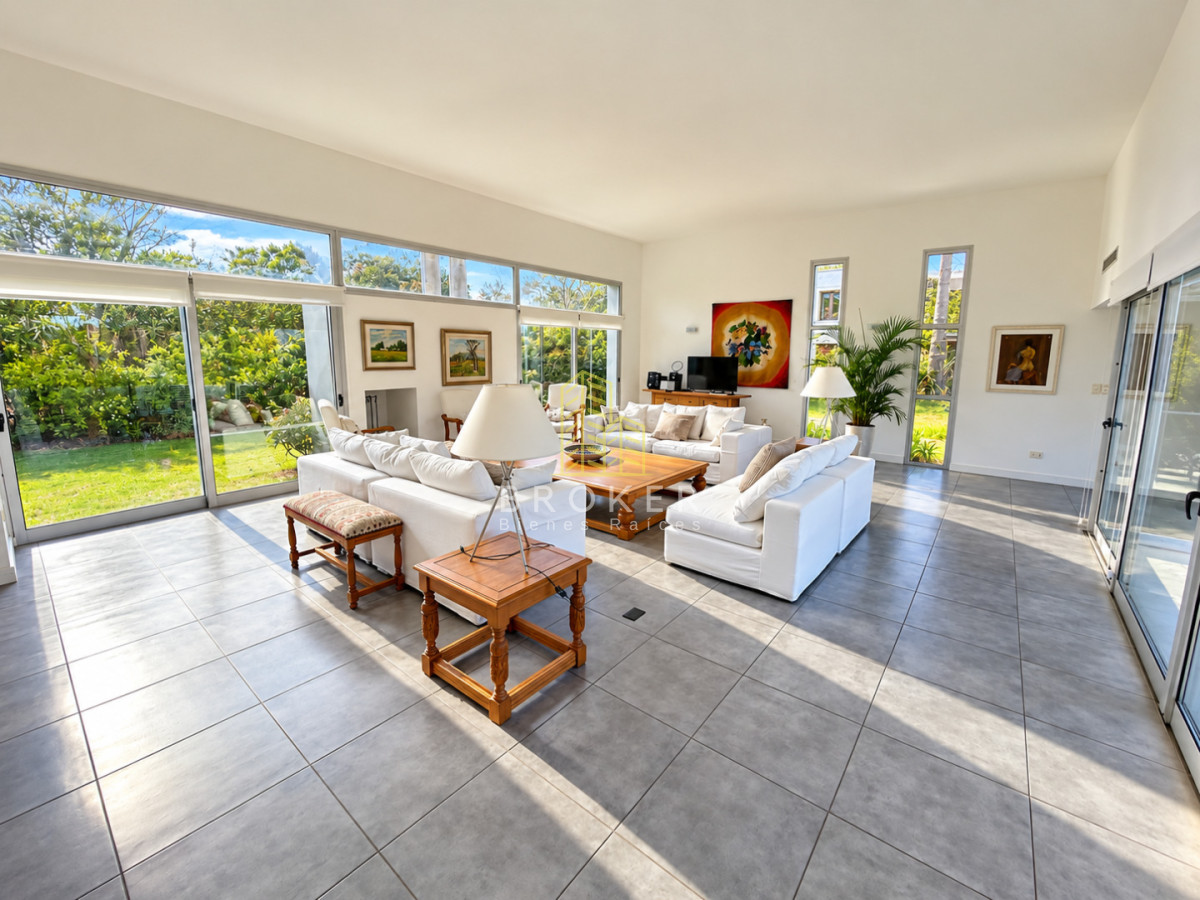 Alquiler Anual Casa Barrio Privado La Arbolada Punta del Este 4 dormitorios 3 suites · Foto 2