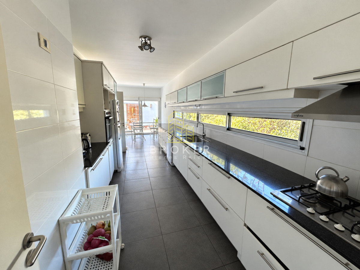 Alquiler Anual Casa Barrio Privado La Arbolada Punta del Este 4 dormitorios 3 suites · Foto 5