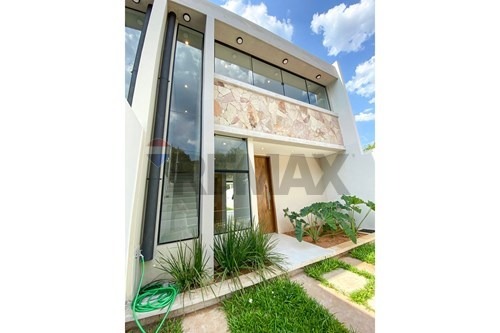 EN ALQUILER DUPLEX PREMIUM EN LOMA MERLO - LUQUE — foto 2