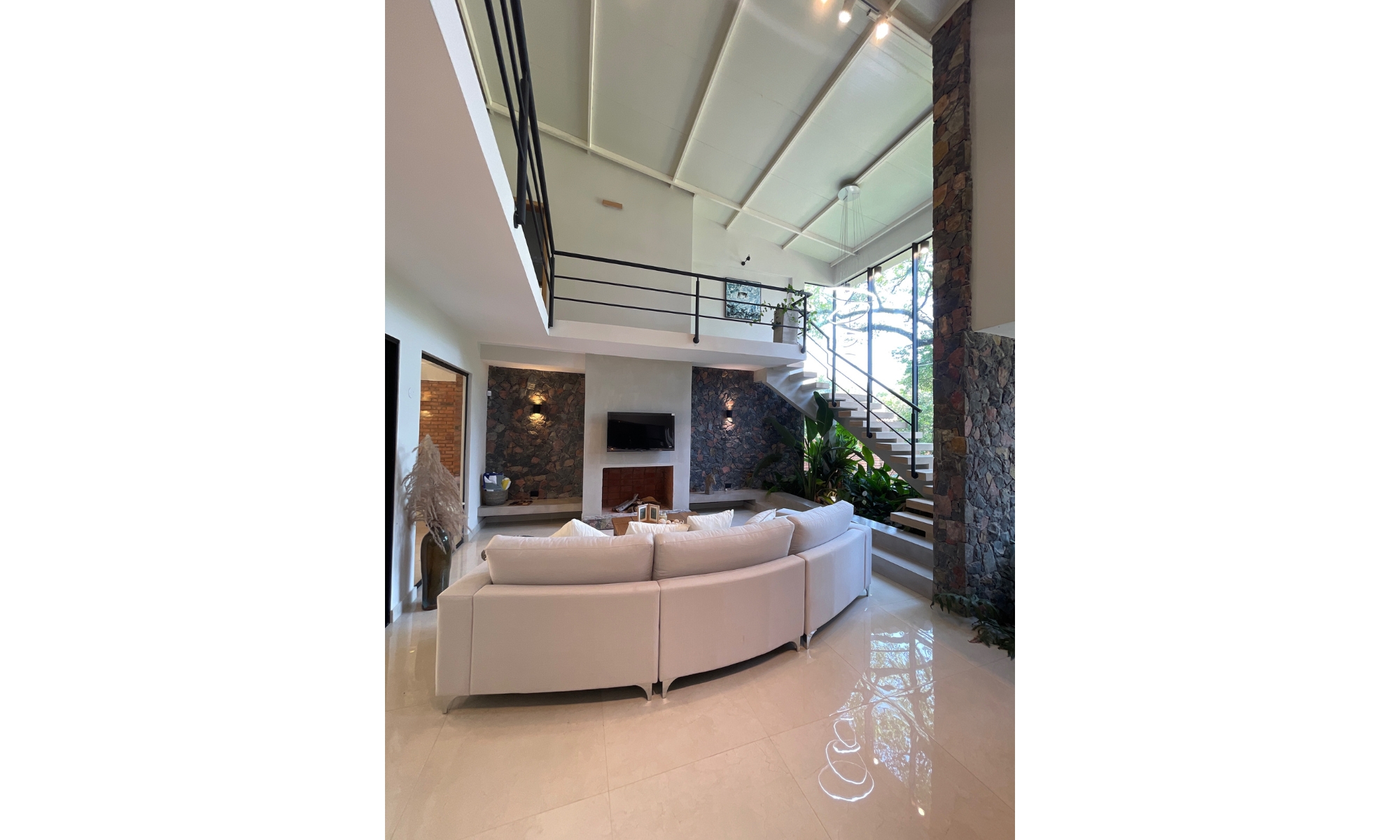 Residencia a estrenar amoblada en San Bernardino — foto 3
