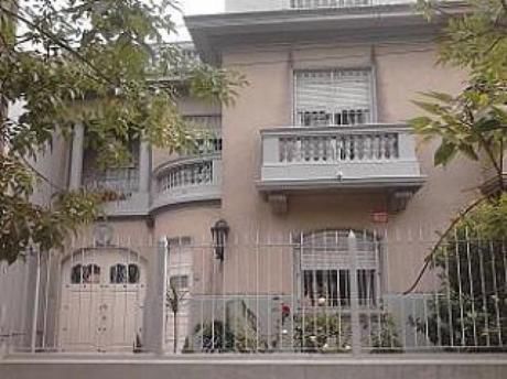 Venta De Casa Sobre B Artigas ! Ideal Empresa !!!