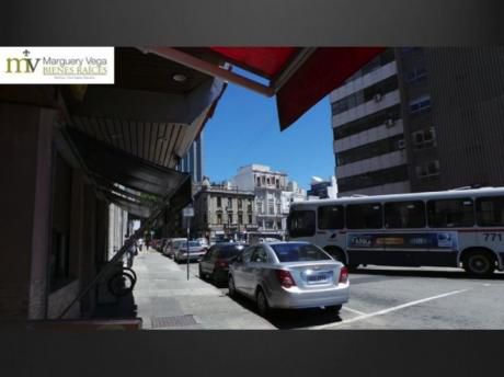 Venta Local Frente Al Banco Central / Centro