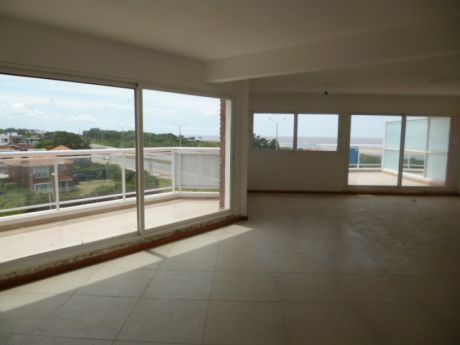 Venta Apartamento 4 Dormitorios 3 Baños Garaje Para 2 Autos Barra De Carrasco