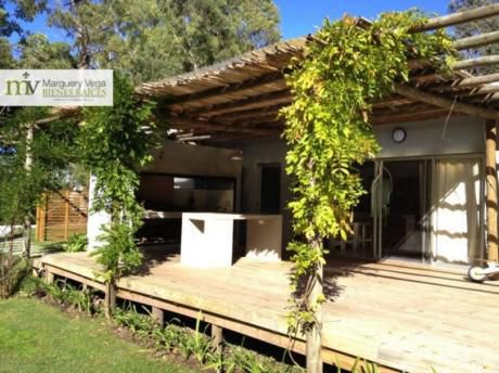 Venta Refugio En La Barra Con Espíritu Beatle