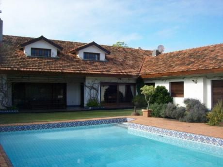 Casa Con Gran Terreno