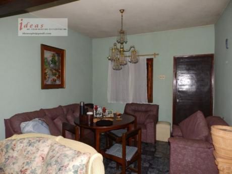 Muy Buena Casa, 2 Dormitorios, Terreno, Garage. Las Piedras