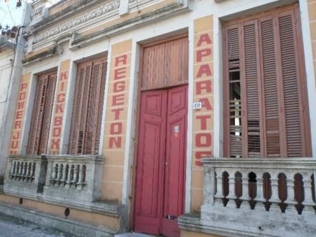 Deposito Con Proyecto De Locales En Zona Mayorista