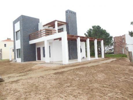 Gran Residencia En Exquisito Lugar!