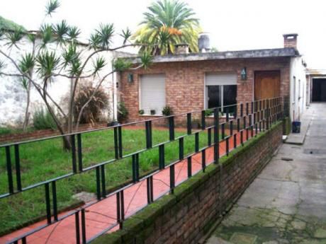 Pu En Una Planta, Con Entrada Lateral Para Camiones Y Termina En Gran Galpón