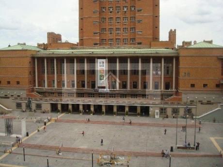 Venta Excelente Piso Frente A La Imm