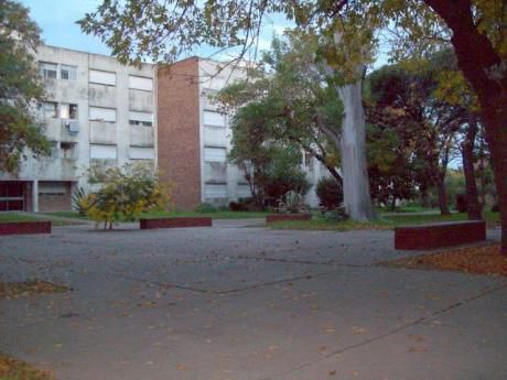 Apartamento Al Frente De Cómodas Dimensiones !!