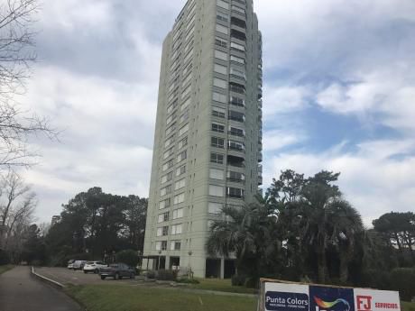 P. Del Este Luminosa Planta 100 M2 - Reconocido Edificio